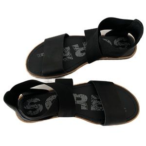 Sorel Ella Black Leather & Stretch Band Sandals